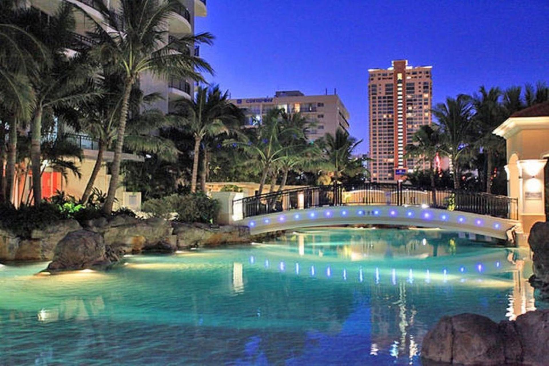 Chevron Renaissance Two Bedroom Ocean Views - Coasthm Apartment Gold Coast