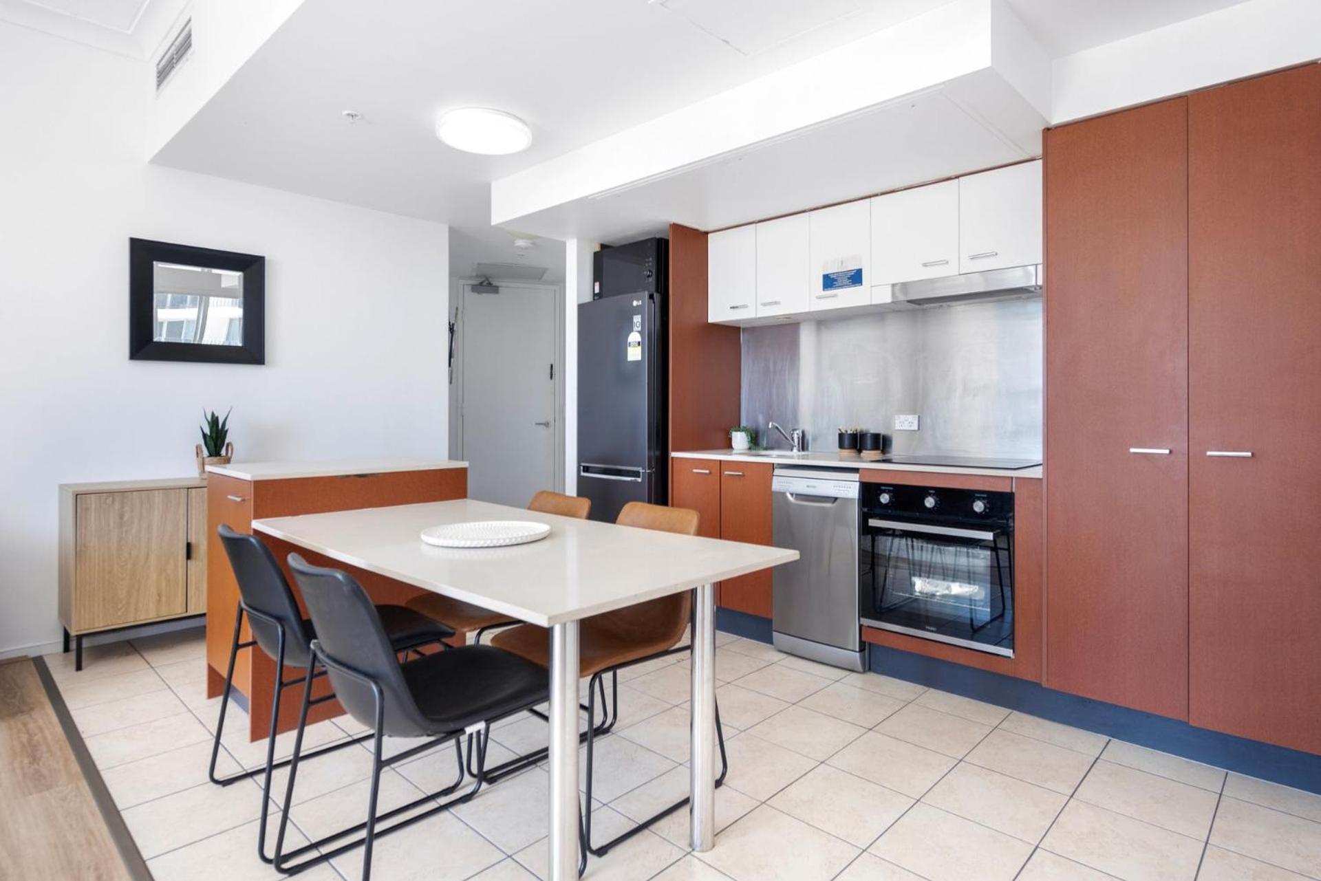 Apartment Chevron Renaissance Two Bedroom Ocean Views - Coasthm Gold Coast